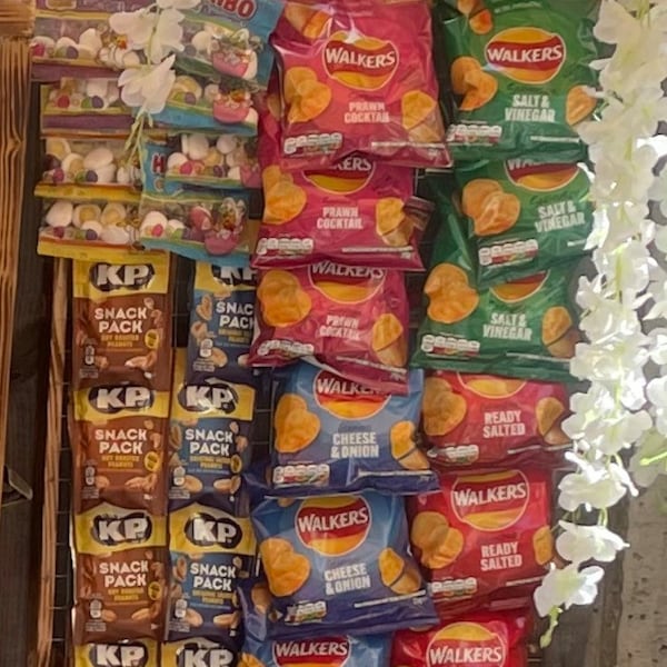 Bar snack wall