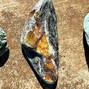 Jade cobble rough jade