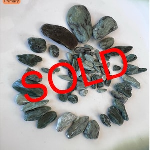 VENDIDO*****VENDIDO**1/4 lb de piedras de jade nefrita del norte de California**VENDIDO***