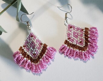 Boucles d'oreilles triangle perlées huichol, bijoux perlés mexicains