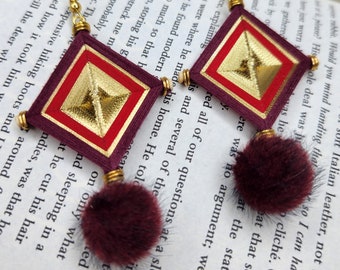 Boucles d'oreilles oeil de Dieu huichol, bijoux mexicains à pompons