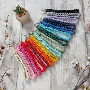 Llavero de macramé, llavero de pulsera, pulsera de macramé, llavero, correa de muñeca para bolso, regalo para ella