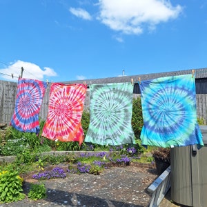 Kids tie dye t-shirt, Tie dye t-shirt, Tie dye spiral t-shirt, Tie dye tee, Children&#39;s tshirts, Kids spiral tshirts