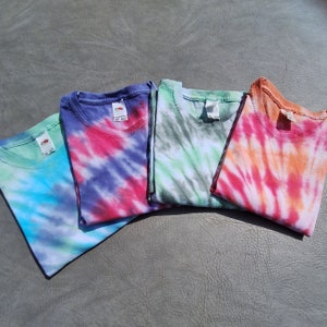 Tie dye-t-shirt, spiralformad tie dye-t-shirt, unisex tie dye-t-shirt, sommar-t-shirt, festivalmode bild 6