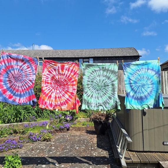 Tie dye t-shirt, Spiral tie dye t-shirt, Unisex tie dye tee, Summer tshirt, festival fashion