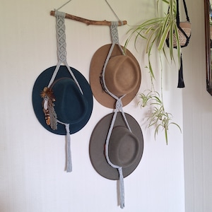 Macrame hat hanger, Hat rack wall display, Farmhouse hat hanger, Cowboy hat rack, Triple hat organiser, Gift for hat lover