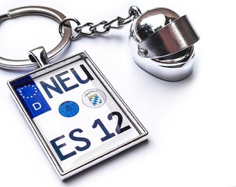 Motorcycle license plate keychain, motorcycle license plate, helmet pendant, gift for scooters and motorcycles, personalized for bikers