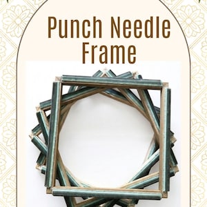 Può includere: Telaio per punch needle quadrato, nei toni del verde acqua e beige. Il telaio in legno presenta una trama intrecciata. Il testo "Punch Needle Frame" è visualizzato nell'immagine. Ideale per lavori di cucito.