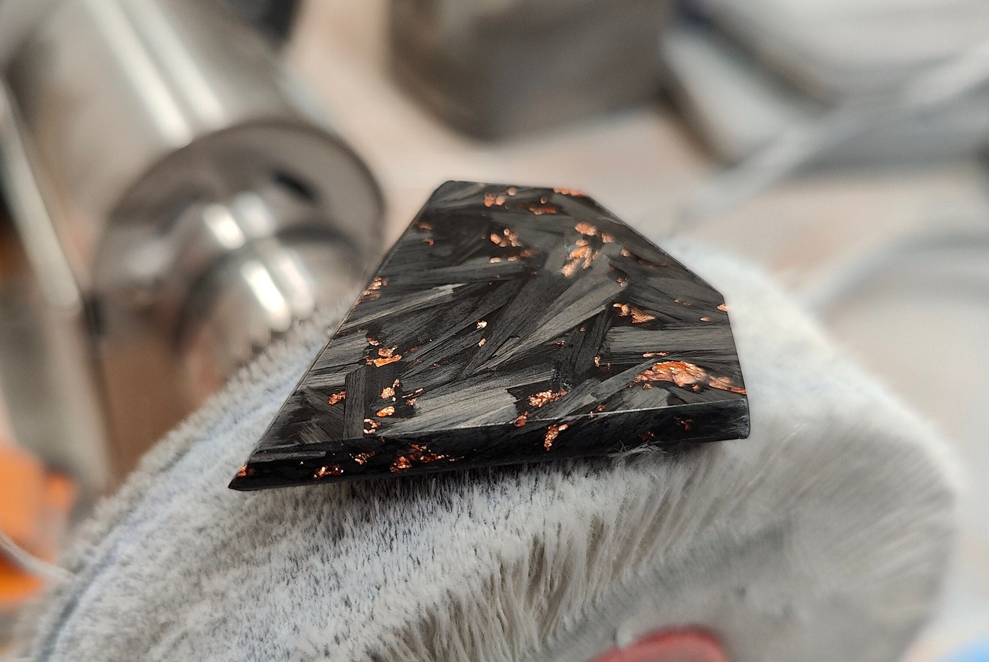 Friðþjófr - Marbled carbon fibre guitar pick - 4mm