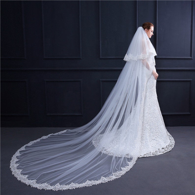 New Design Wedding Veil Double Layer Long Lace Trim Tail with Comb Bridal Wedding Lace Mantilla