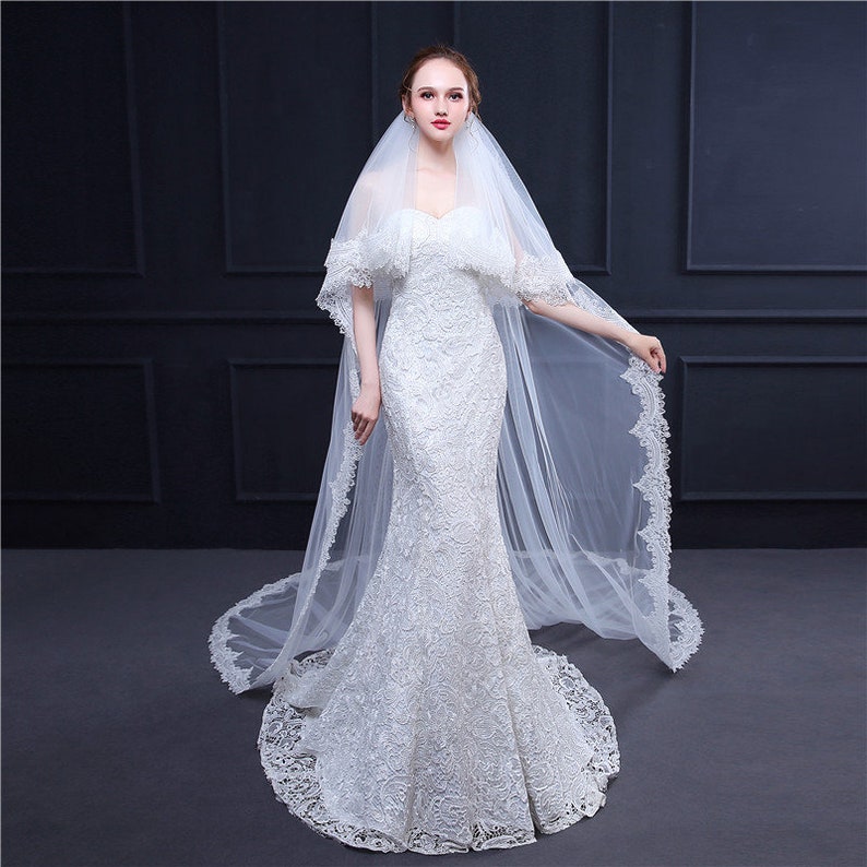 New Design Wedding Veil Double Layer Long Lace Trim Tail with Comb Bridal Wedding Lace Mantilla