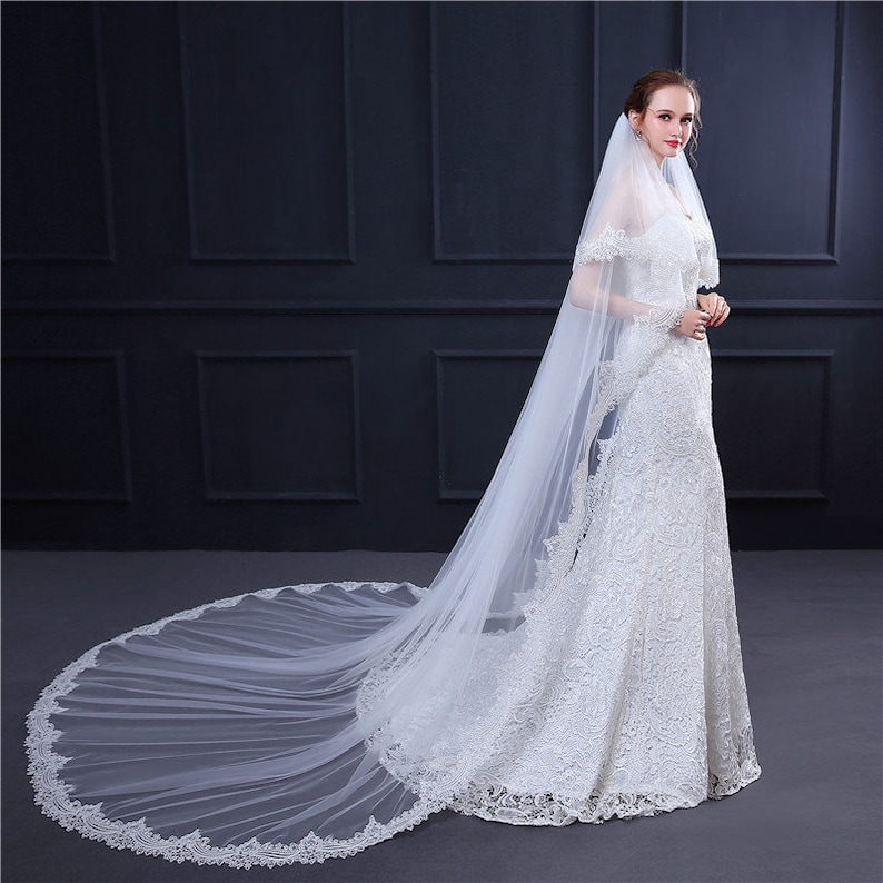 New Design Wedding Veil Double Layer Long Lace Trim Tail with Comb Bridal Wedding Lace Mantilla