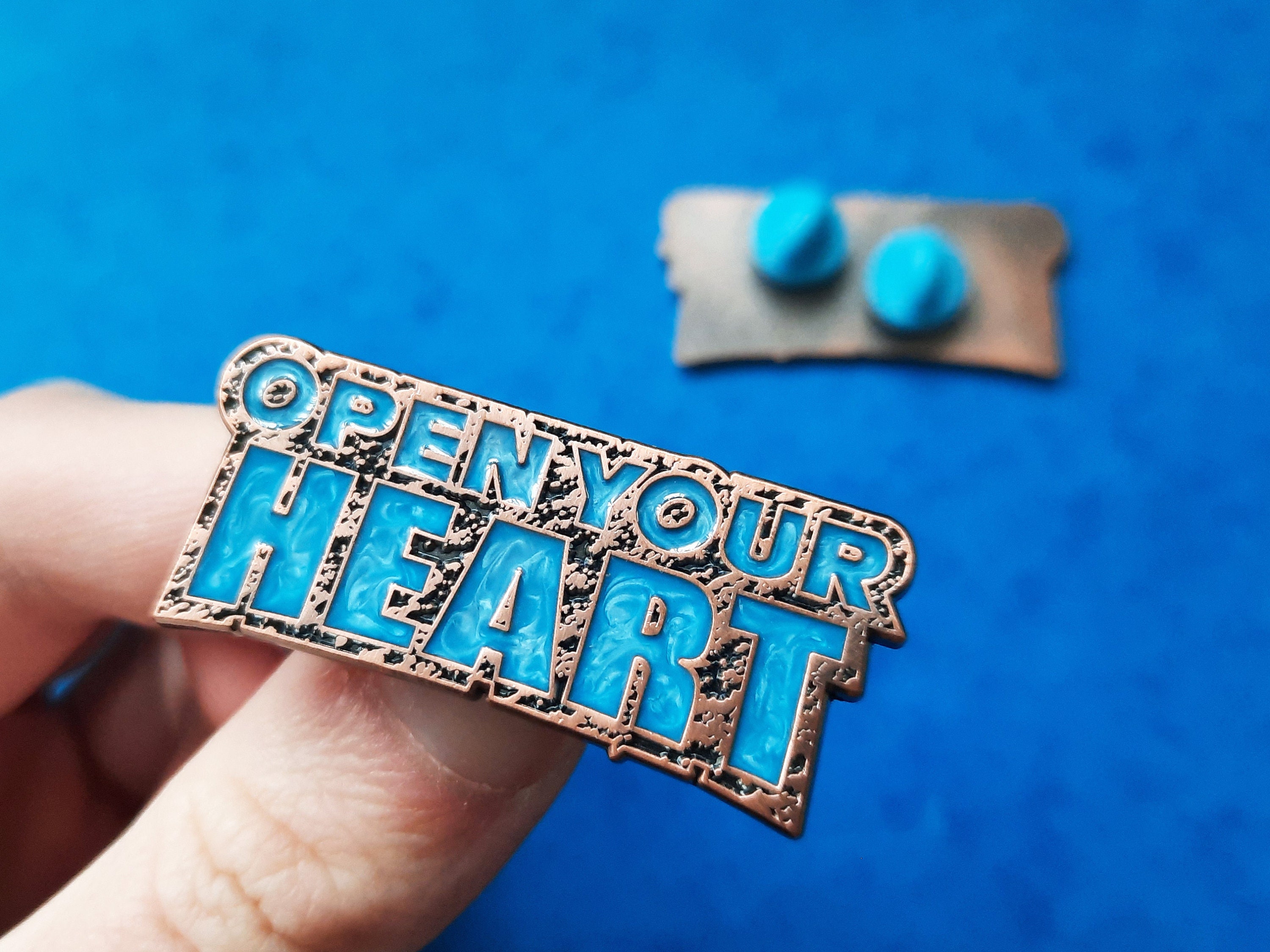 オープン・ユア・ハート・ピン、ソニックアドベンチャー、エナメル