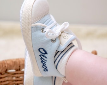 Personalized Baby Shoes with Name, Custom Baby Booties, Embroidered Newborn Shoes, Baby Boy Baptism Gift, Babyschuhe mit Namen
