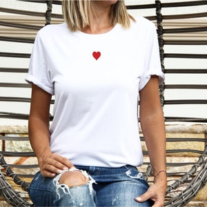 Small Heart  - T shirt - Unisex  - trending fashion t-shirt top - soft cotton