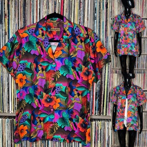 Vintage Button Up Shirt in Bold & Colorful Tropical Print Size Medium