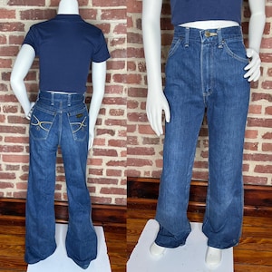 Vintage 70s Wrangler Flared Denim Jeans with Embroidered Pockets and Metal Brand Plate in Size 3 - 25&quot; waist