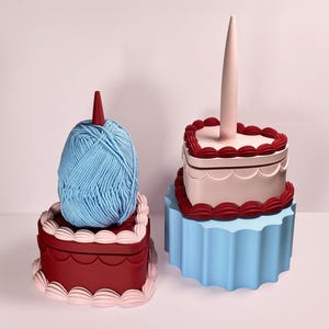 Spinning Yarn Holder Tool Unique 3D Printed Gift for Knitters and Crocheters | Heart Cake