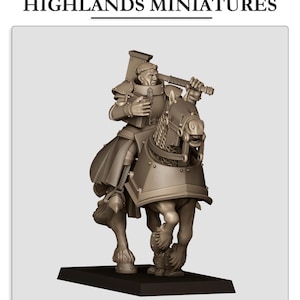 Peut inclure: Une figurine miniature d'un chevalier à cheval, portant une armure et tenant une arme. Le chevalier est monté sur un cheval avec une armure et une cotte de mailles. La figurine est en plastique brun.