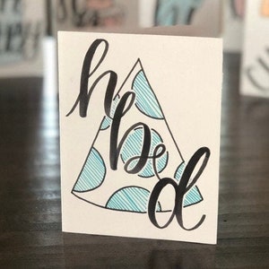 Carte de calligraphie faite à la main - HBD w Party Hat