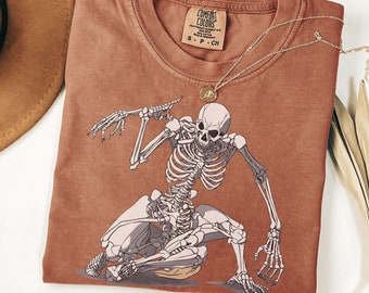 Grafisch T-shirt skelet, Halloween-skelet-T-shirt, Spooky Skeleton-T-shirt, shirt gotisch skelet, Dark Academia Design-T-shirt