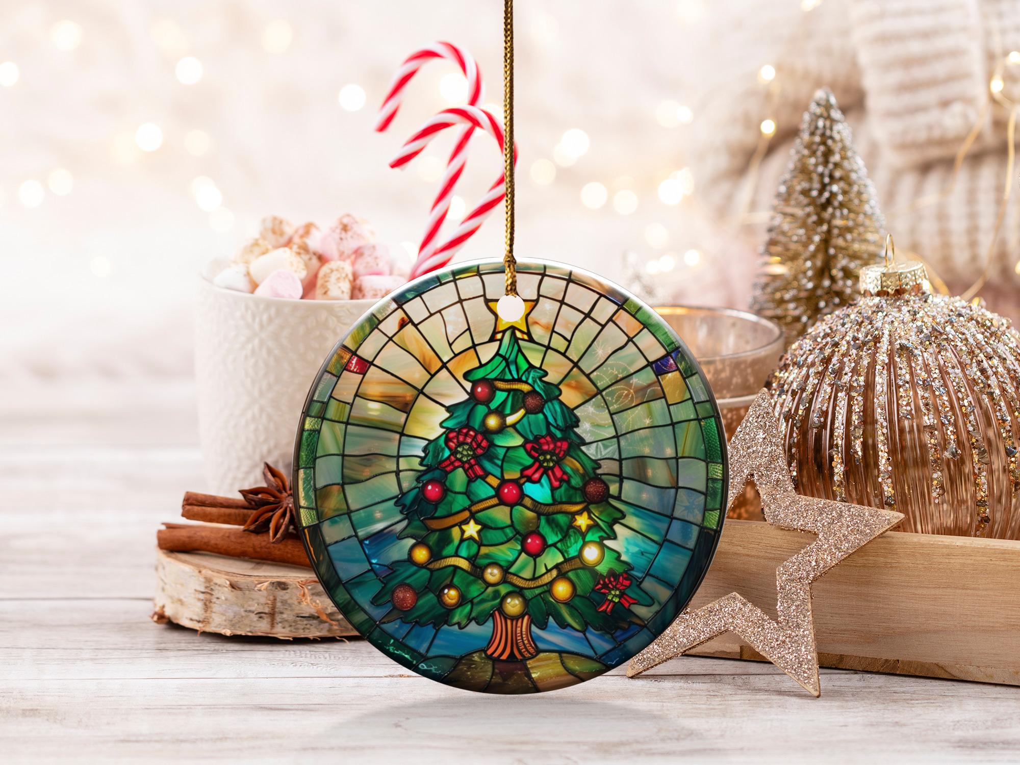 クリスマスツリーのオーナメント、ホリデーギフト、お祝いの装飾、丸い