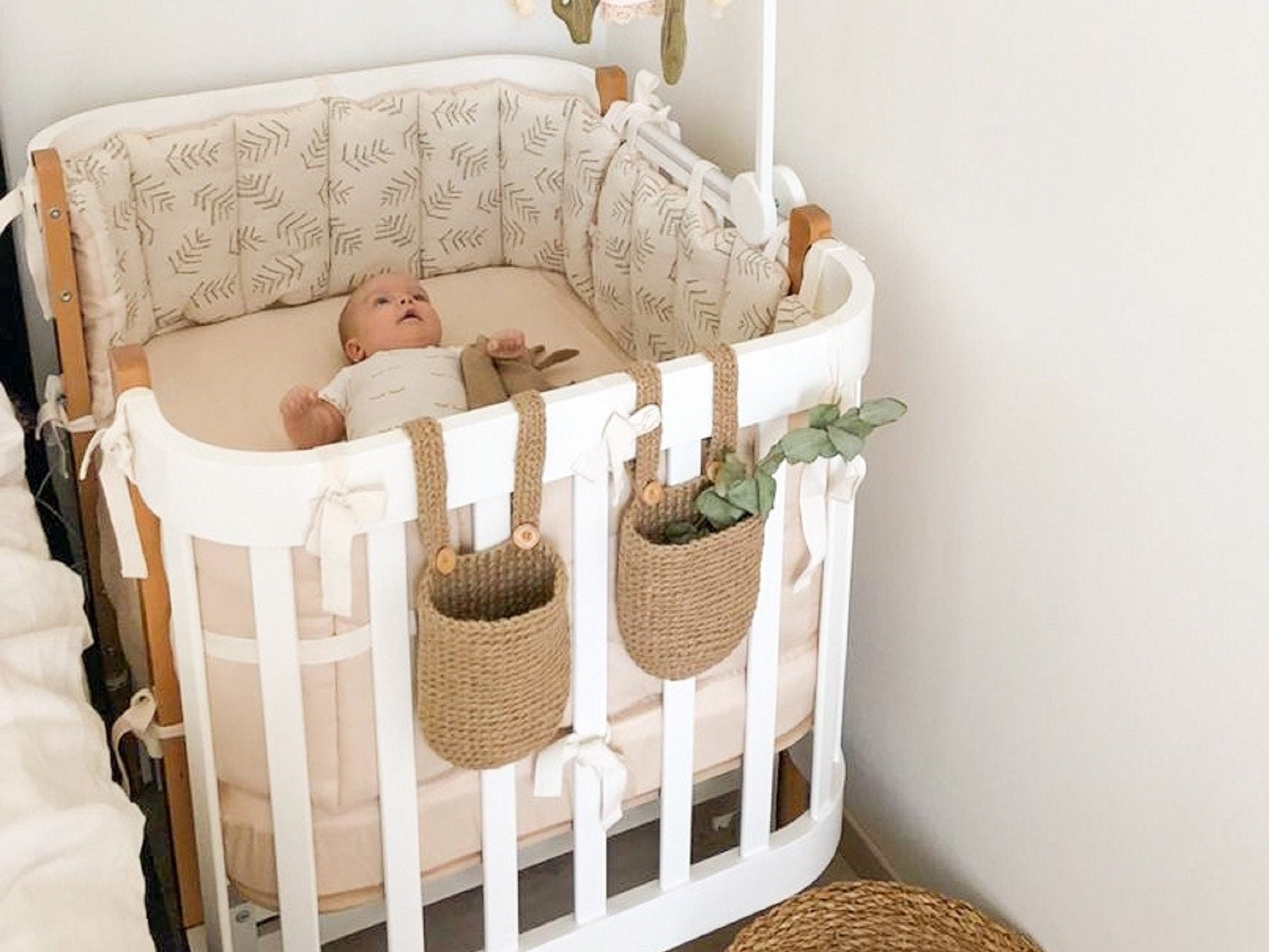 Kleiner hängender Jutekorb. Gehäkelt hängender | Etsy