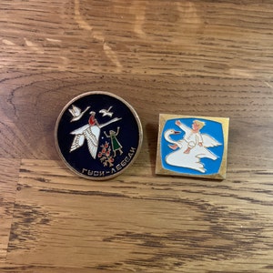 Cartoon, Fairy Tale, Geese Swans Label pins badges Soviet pin badges Pin  Vintage Original Ussr Soviet #52