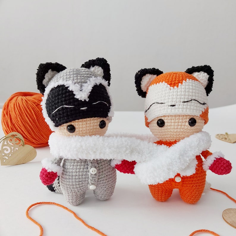 amigurumi crochet raccoon amigurumi crochet fox 2 in 1: crochet pattern Raccoon in love with fox amigurumi valentine