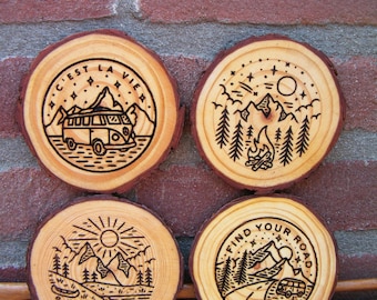 Posavasos, Rodajas de madera, Rodaja de madera, Corteza de árbol, Idea propia, Personalización, Personal, Regalo único, Quemado de madera, Pirograbado, Regalo.
