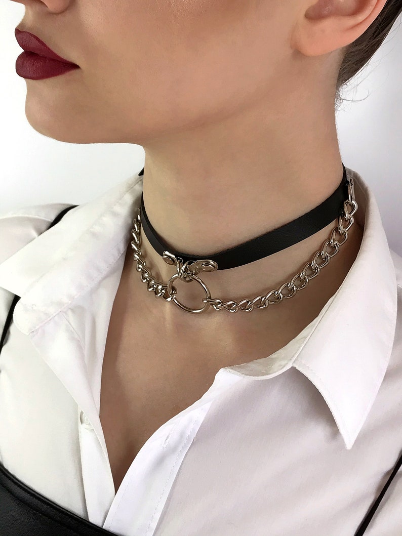 Choker with double chain and o-ring, leather choker, collar with o-ring, biker choker, kitty collar with o-ring, choker with double chain 