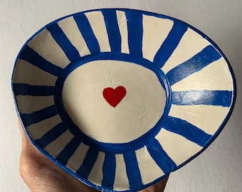 Gewellte Wanky Ton-Schale, handgemachte handbemalte, Retro-Schmuckschale, dekorative Schreibtischtablett, bunte Ringschale