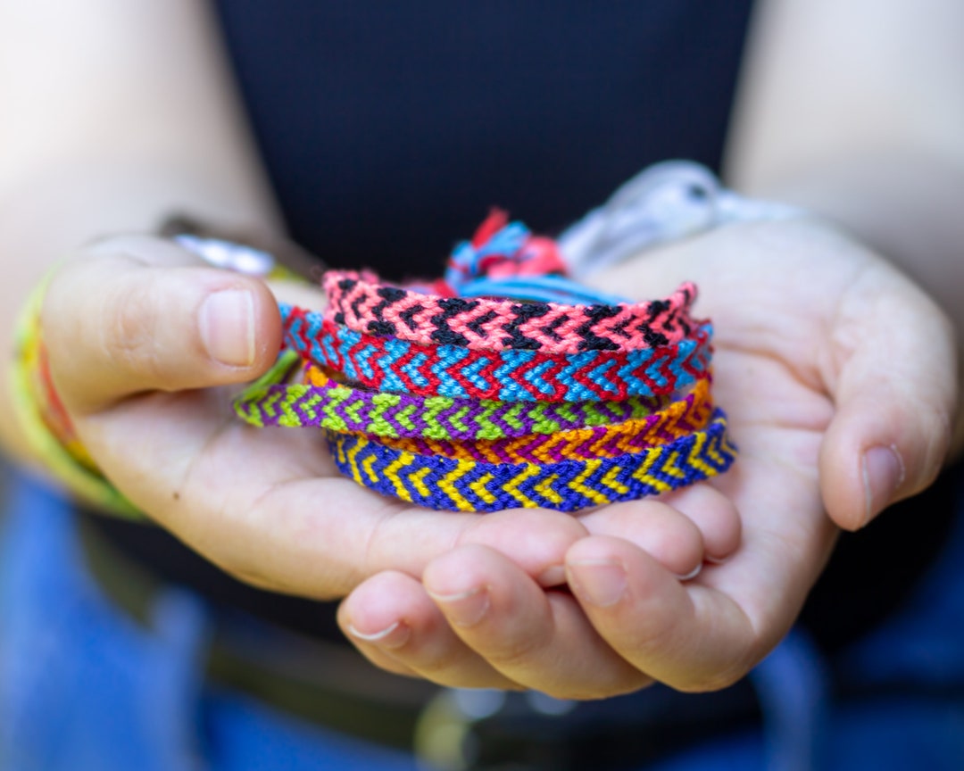 friendship bracelet heart pattern 4 colors
