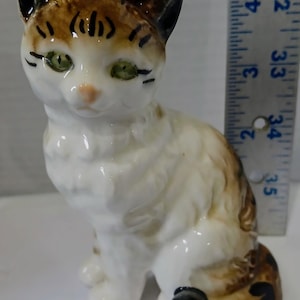 Vintage Made in Japan Cat Kitty Kitten Figurine 4 1/2&quot; Figurine