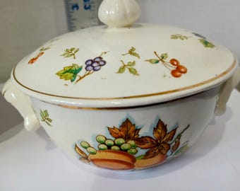 2-Golden Harvest Casserole Dishes with Lids Oven to Table 50 Plus Years Old