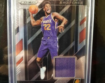 Deandre Ayton! La prima scelta assoluta dei Phoenix Suns, la stella più giovane e promettente dell'NBA. Rookie del 2017 e futura All Star. Patch sensazionale per la maglia del Rookie!