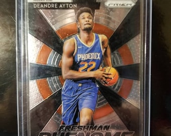 Deandre Ayton! Phoenix Suns, prima scelta assoluta, stella giovane più entusiasmante dell'NBA. Rookie del 2017 e futuro All Star. Fenomeni matricole rookie, Prizm