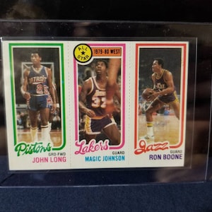 Magic Johnson ! Meilleurs joueurs de l'histoire de la NBA. Lakers mvp 5x champion du temple de la renommée nba. Earving Magic Johnson 1980 vraie recrue topps menthe