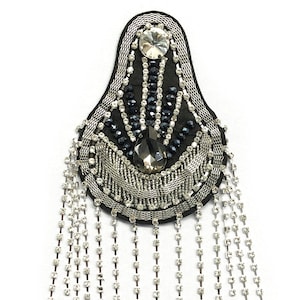 Säljs PER ST! Silverblå pärlbesatta axelband, fina axellappar, glänsande pärlbesatta applikationer i dansdräkt med strass-tofsar, EP-012