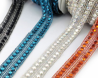 1 1/8&quot; 2 fileiras de strass de cristal diamante com acabamento a ferro, parte traseira em gel, faixa de pedra de vidro colorida por metro para dança de carnaval da Broadway, IRT-005
