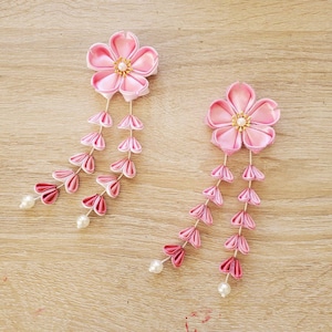 Kanzashi cherry blossom Sakura flower hair clip barrette with tassels / geisha yukata hair clips/ light pink