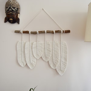 Macrame Feather Wall Hanging, Tapestry Wall Decoration, Woven Leaf Suspension, Bohemian Fiber Wall Art