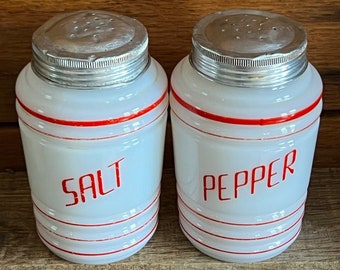 Vintage Hazel Atlas Barrel Shaped Salt and Pepper Shakers with Red Trim, Retro Kitchenalia, Milk Glass Range Shakers, Farmhouse