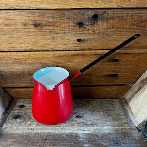 Vintage röd emalj slev turkisk kaffekanna