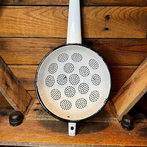 Vintage Enamel Colander , Vintage USSR Enamelware Colander , Vintage Colander with Handle , VIntage Strainer , Vintage Kitchen