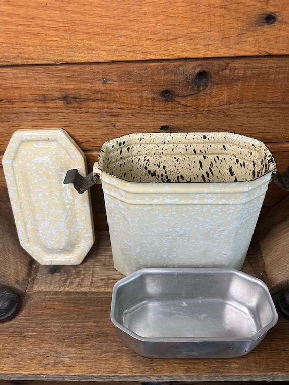 Enamel Lunch Bucket With Lid (Jef) Enamel Lunch Bucket With Lid (Jef)