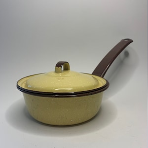 Yellow and Brown Trimmed Farmhouse Kitchen Enamelware Saucepan with Original Lid/Shabby Chic Enamelware Saucepan with Lid