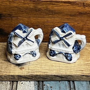 Very Vintage Occupied Japan Holland Windmill miniature salt and pepper shakers blue white decor