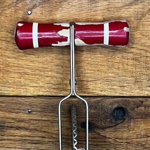 Vintage High Speed Super Center Drive Beater - Red with White Stripe wood handle - Farmhouse