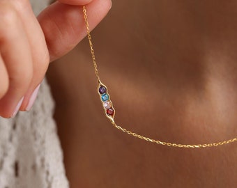 Collar con piedra de nacimiento familiar personalizado, collar con piedra de nacimiento de lado, collar con piedra de nacimiento de guisantes en una vaina, regalo de dama de honor, regalo de Navidad